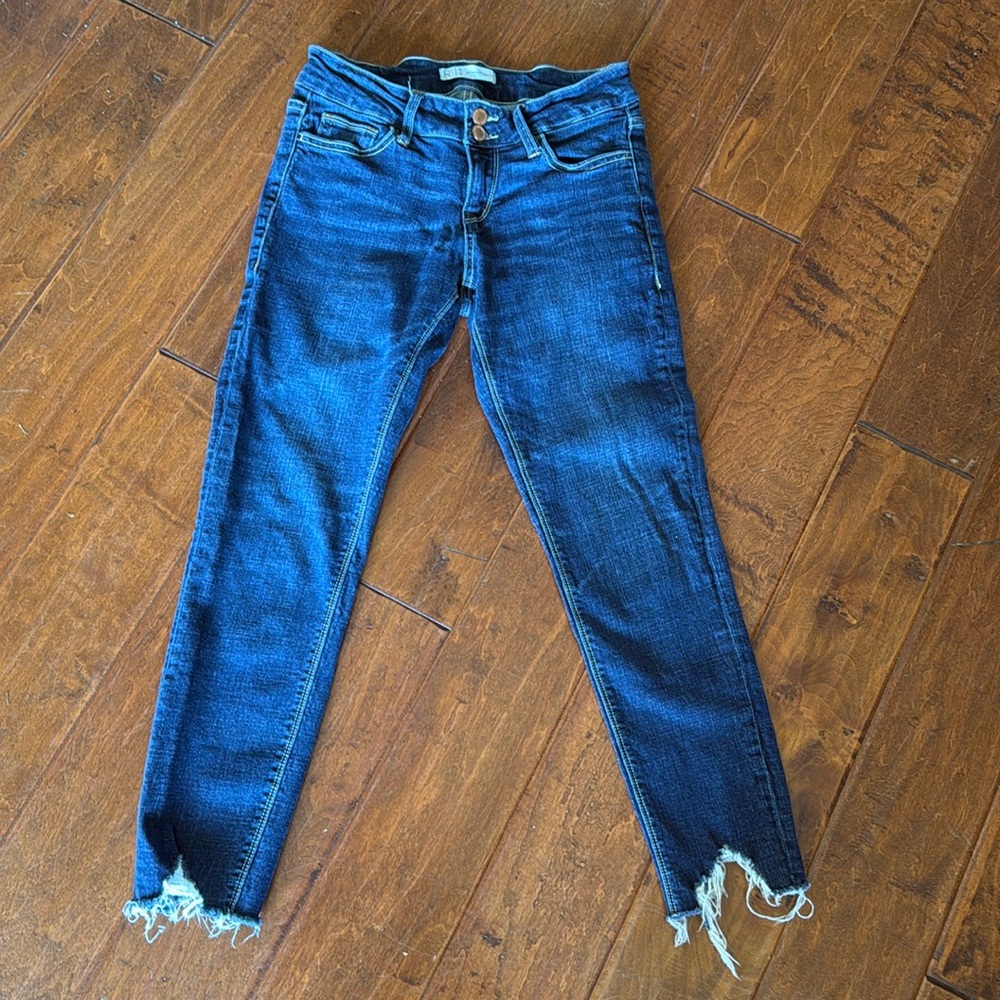 Women’s stretch denim skinny jeans